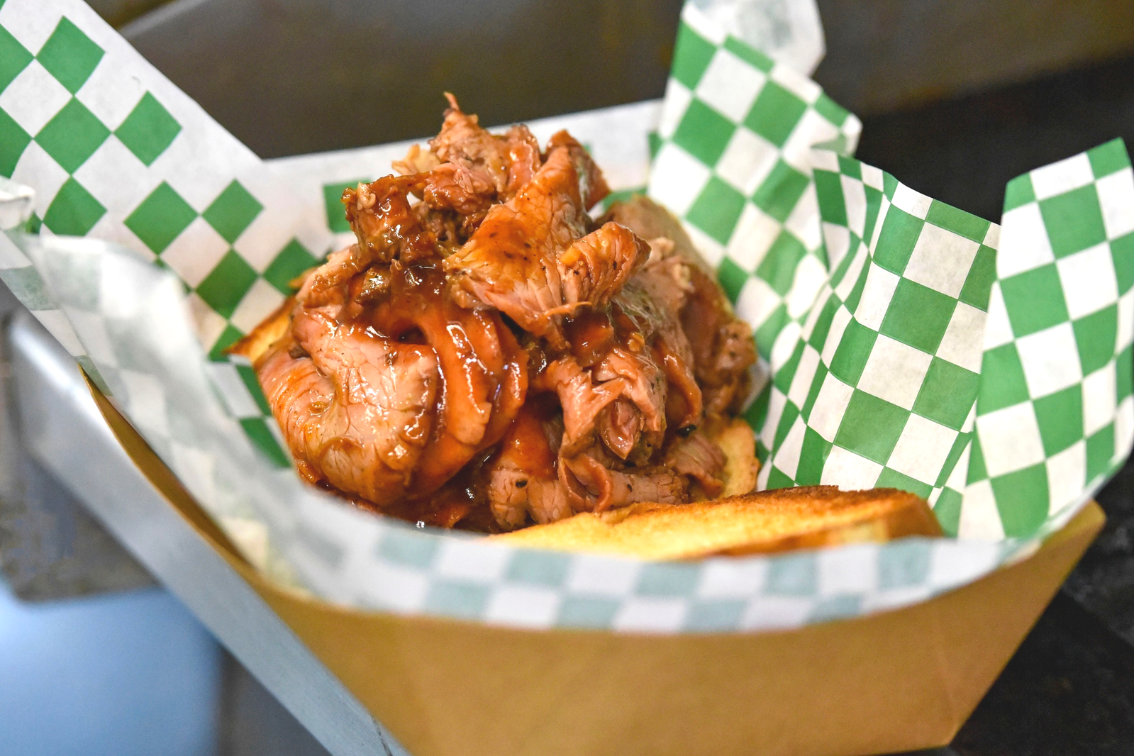 Show Stoppah barbecue served fresh
